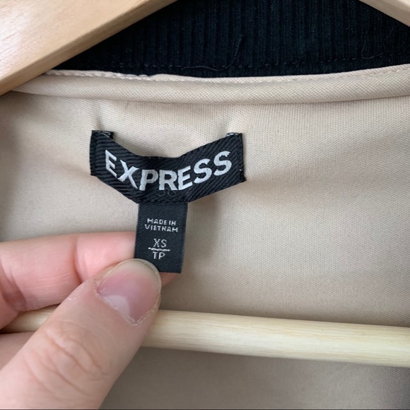 ⭐️ Express | Black Lace Bomber Jacket - Picture 7 of 9